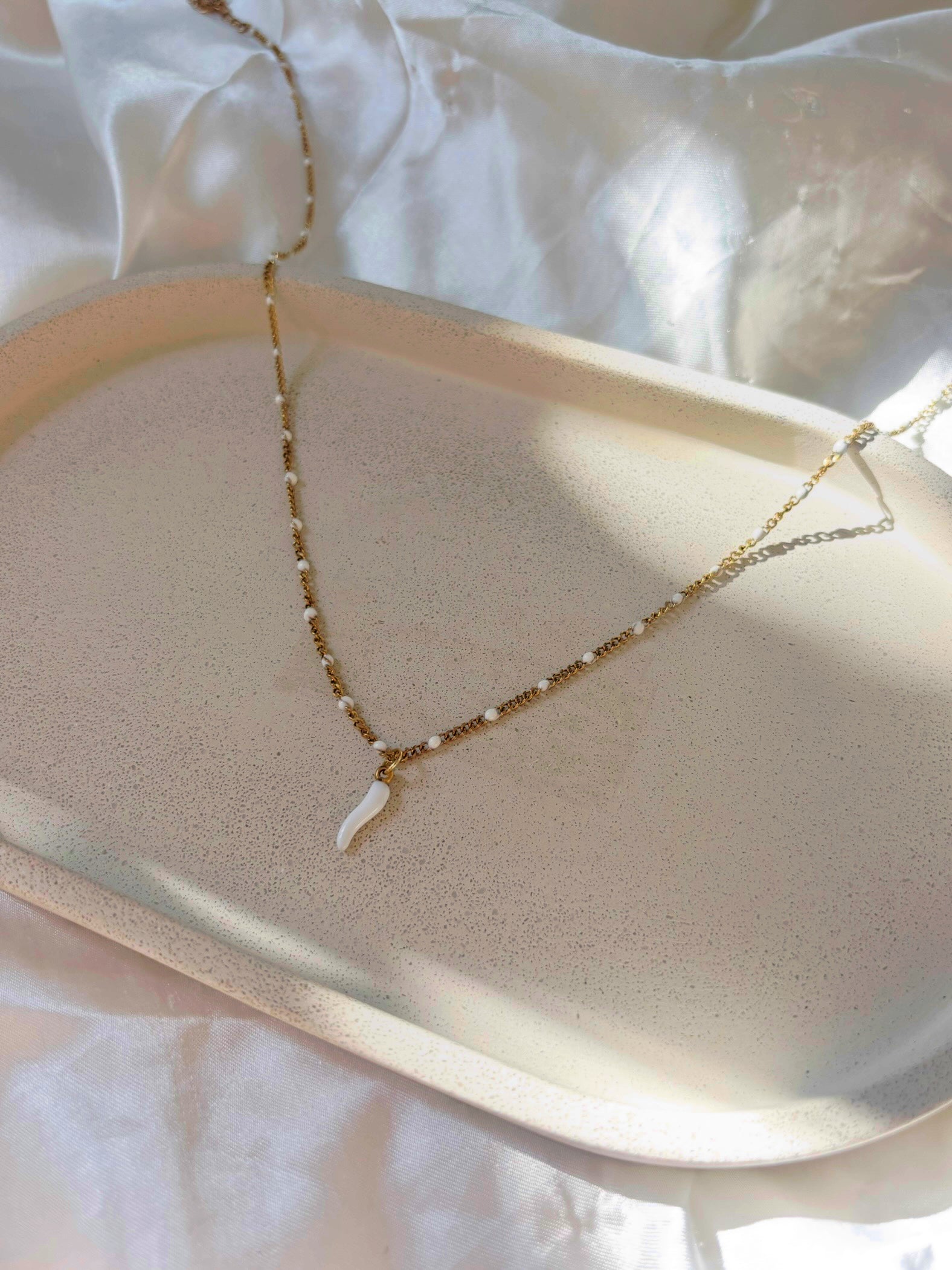 Collier piment blanc